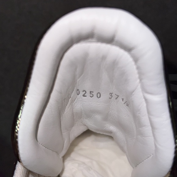 Authentic Louis Vuitton Archlight - Picture 4 of 8